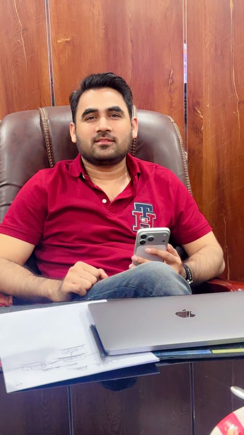 Intajar Ali - Director
